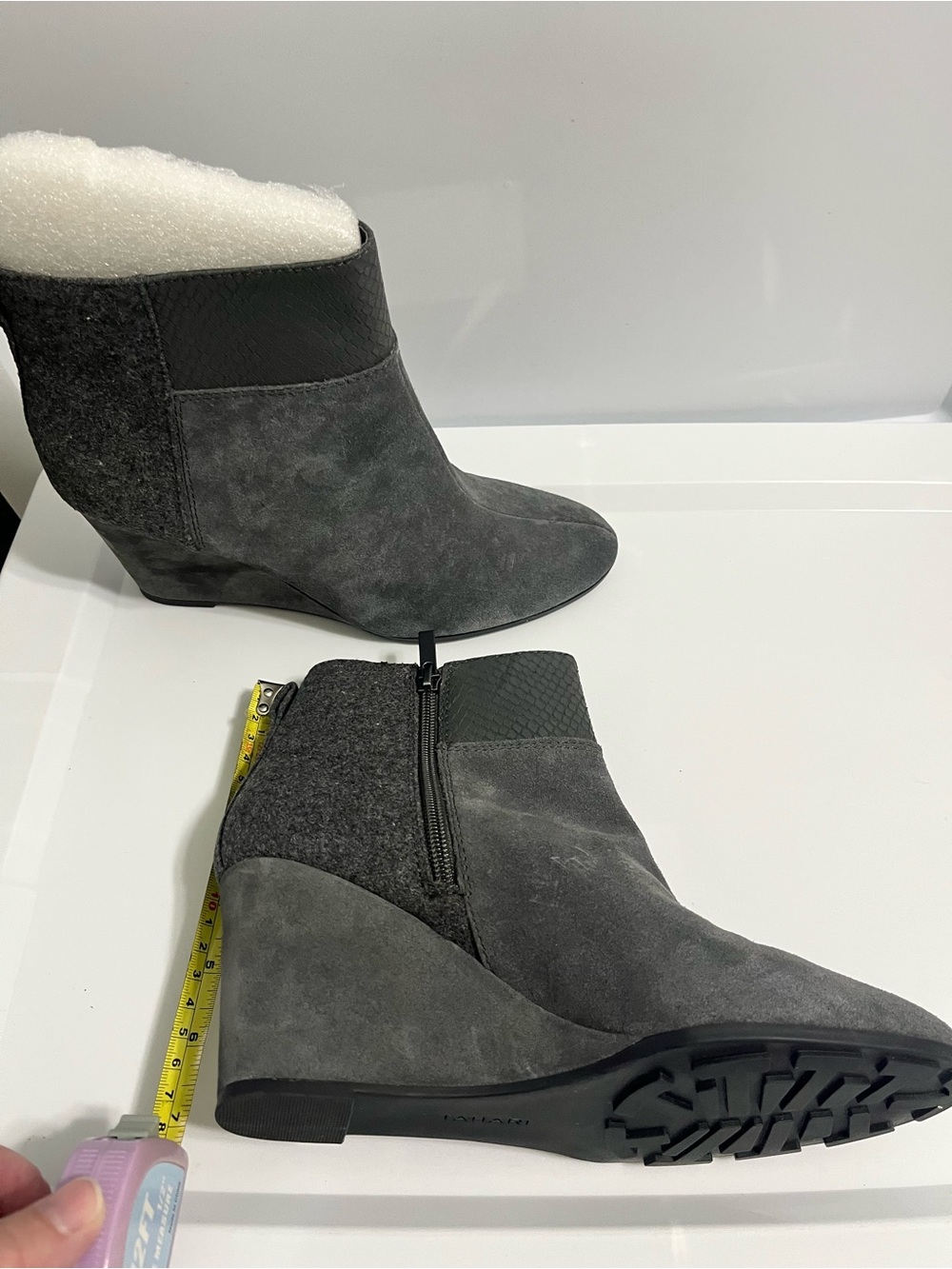 Women's Gray Suede Wedge Ankle Boots tahari 8.5
